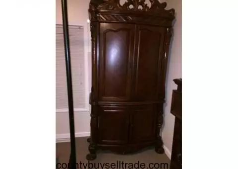 reduced !! Prince Edward Homelegance TV Armoire